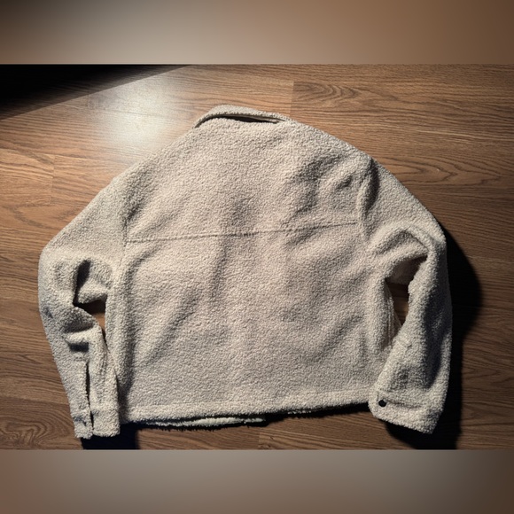 Vuori Cream Sherpa Jacket - Picture 10 of 11